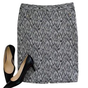 The Limited black and white stretch pencil skirt